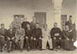 Communauté juive de Fès : Debout: Aaron Larbi et Isaac Niddam. Assis : Mimoun Aflalo, Rabbi Yonatan Cohen, Rabbi Mattatyahou Séréro, Rabbi Mimoun Danan, Eliyahu Danan, Yaacov Niddam, Isaac Simhon et Meïr Hassarfati