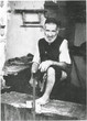 Artisan au mellah (Fès), fabriquant de peignes en corne