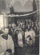 M. Botbol avec ses élèves à une Bar-mitzva collective (Em-Habanim)