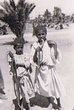 Enfants avec des serpents