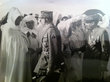 Le maréchal juin suivit du maréchal guillaume s'entretient avec les caïds et les notables marocains