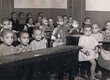 Classe à l'école juive du Mellah de Fès  ayant la teigne