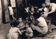 Enfants jouants dans la rue du Mellah de Casablanca