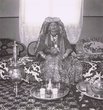 Femme juive bourgeoise en tenue de fête à Erfoud