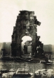 Nids de cigognes sur les ruines de la basilique de Volubilis