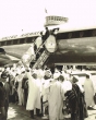 Départ de pèlerins vers les Lieux Saints en 1964