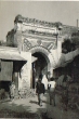 Porte dans la médina à Fès en 1934