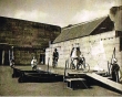Moulay Abdel Aziz à bicyclette dans son palais de Marrakech en 1901