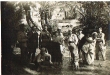 Soldats français et marocains dans la palmeraie de Marrakech en 1920