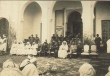 Le général Gouraud assiste, au Palais du Batha, à une fête donnée en l'honneur du Medjless