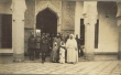 Les deux fils du Sultan Moulay-Youssef viennent rendre visite au général Gouraud dans le palais de Bou Jeloud