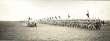 La revue des 52 drapeaux (18 avril 1916) Le général Gouraud défile en auto devant la ligne des drapeaux