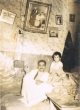 Famille juive marocaine dans son intérieur