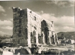 L'arc de triomphe de Caracalla et l'entrée du temple et les restes du moulin à grainde Volubilis