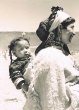 Femme et son enfant du Moyen Atlas