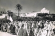 Foule sur une place à Safi
