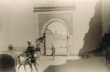 Une des portes du Palais Royal face au Méchoir