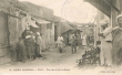 Une rue et les boutiques