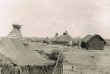 Village avec des cigognes sur les toits dans la région de Rabat