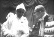 Le Sultan Mohammed V en compagnie d'un Magistrat Français